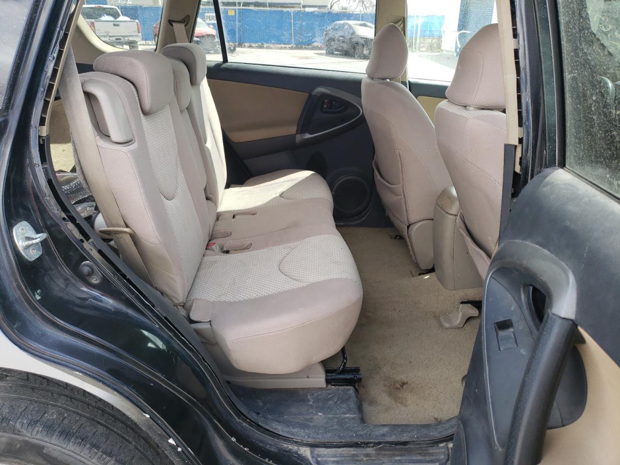 Photo 12 from auction – 2006 TOYOTA RAV4 with VIN JTMZK33V966001776