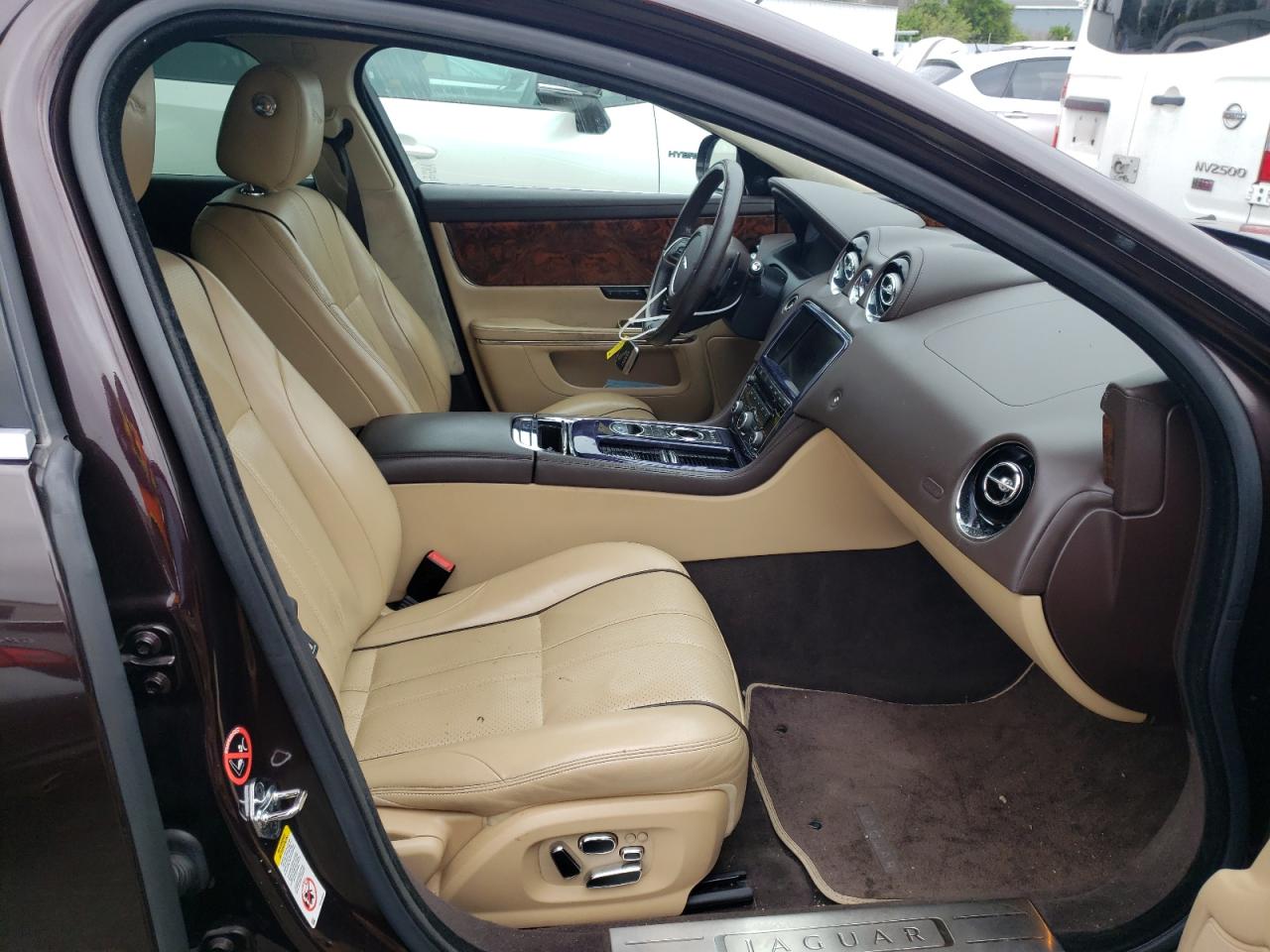 Photo 5 from auction – 2013 JAGUAR XJ with VIN SAJWA1C76D8V41956
