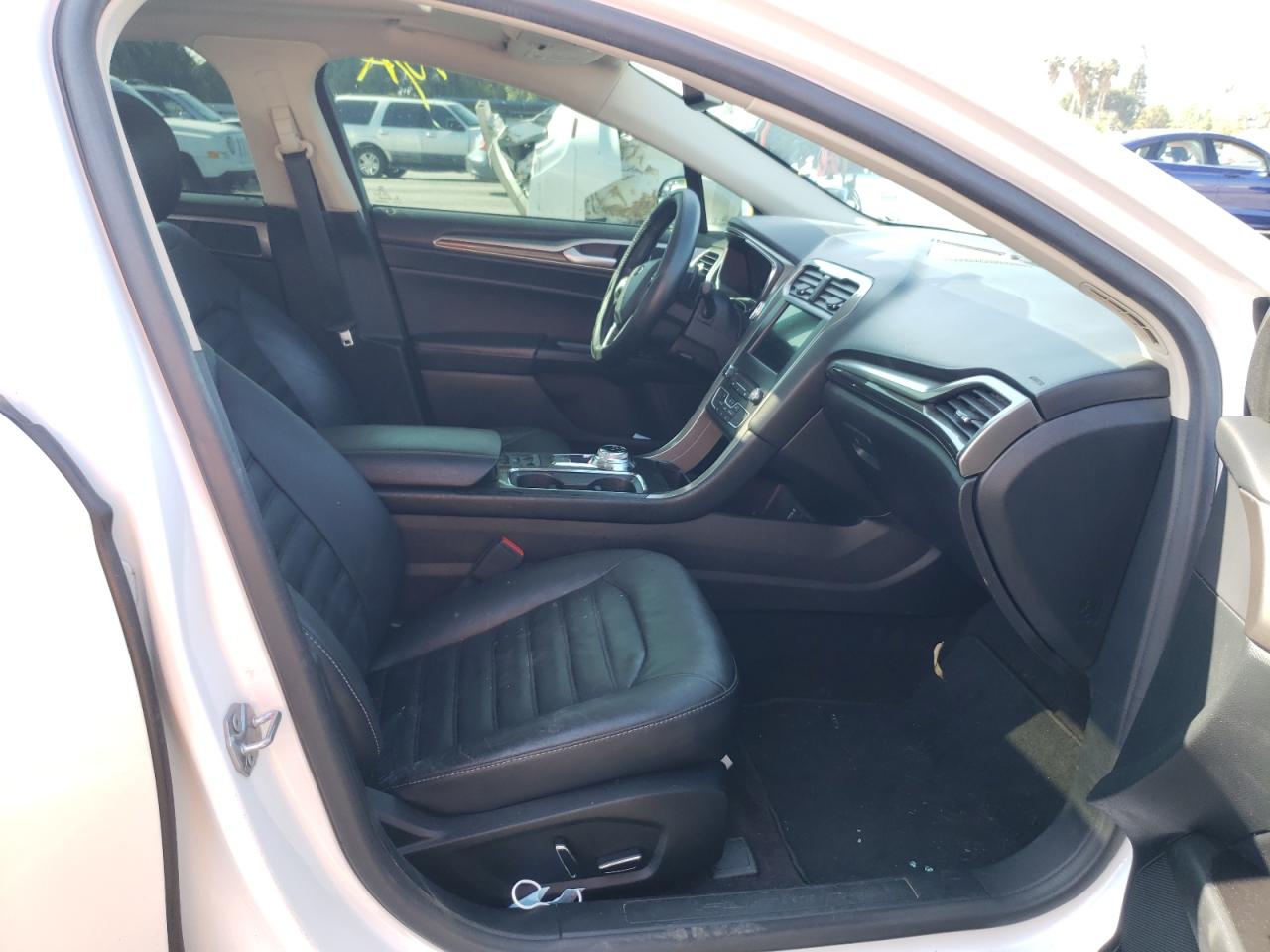 Photo 5 from auction – 2017 FORD FUSION SE with VIN 3FA6P0HD8HR119896