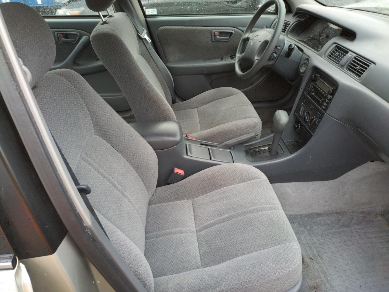 Photo 5 from auction – 2001 TOYOTA CAMRY CE with VIN JT2BG22K110571683