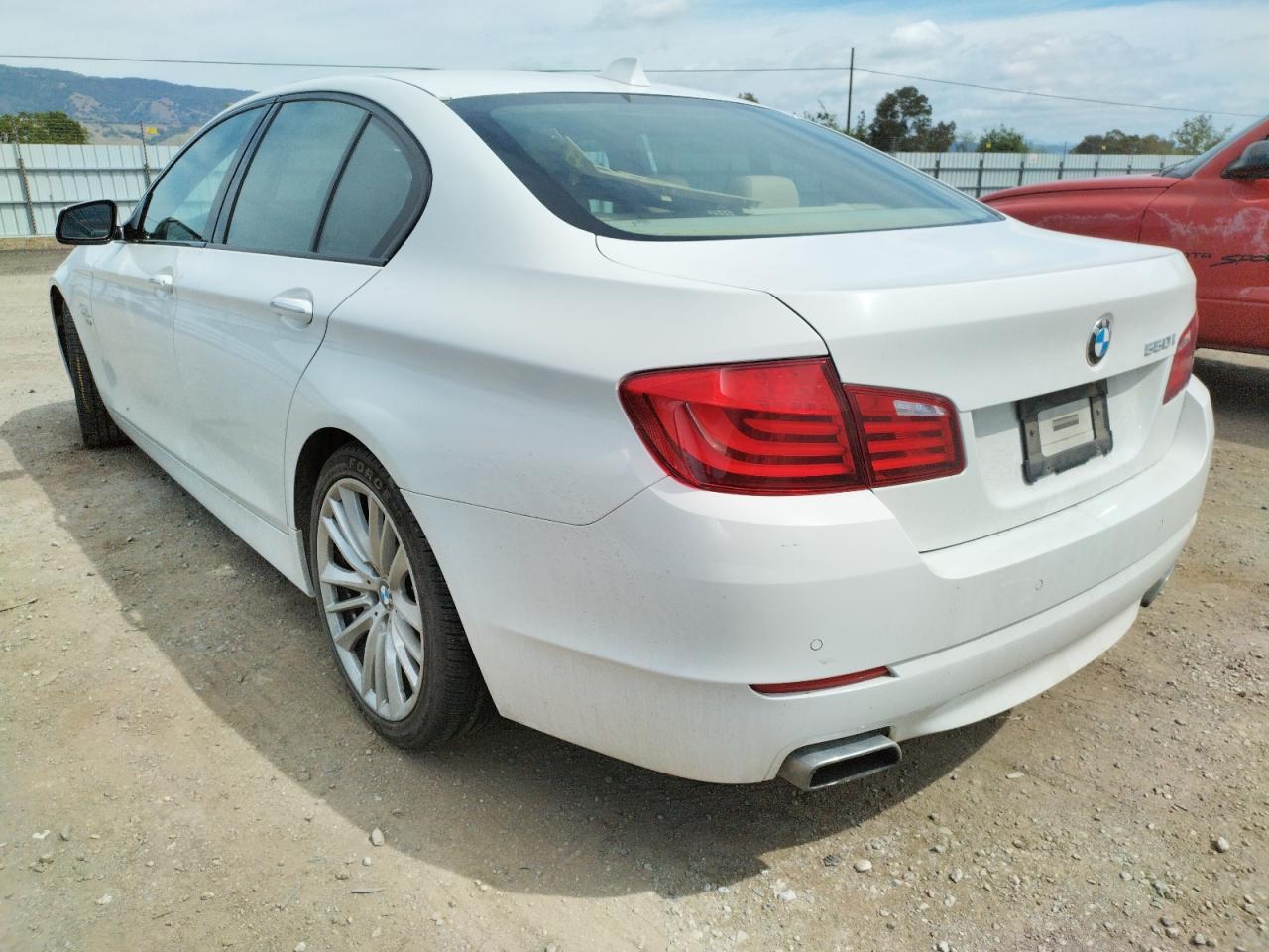 Photo 3 from auction – 2011 BMW 550 XI with VIN WBAFU9C55BC784359