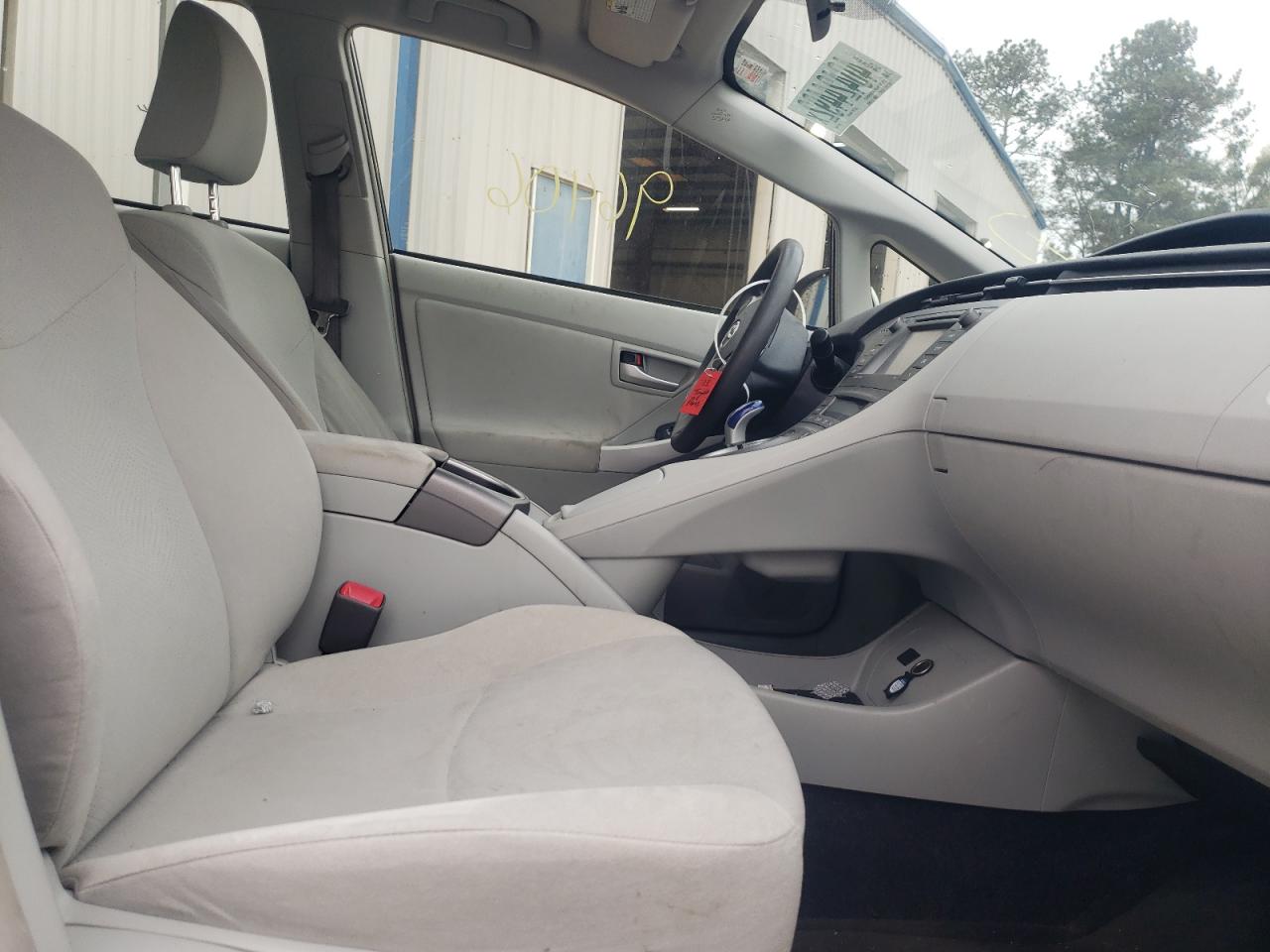 Photo 5 from auction – 2013 TOYOTA PRIUS with VIN JTDKN3DU3D1704878