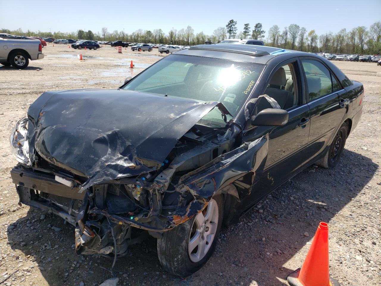 Photo 2 from auction – 2004 TOYOTA CAMRY SE with VIN 4T1BA32K24U503237