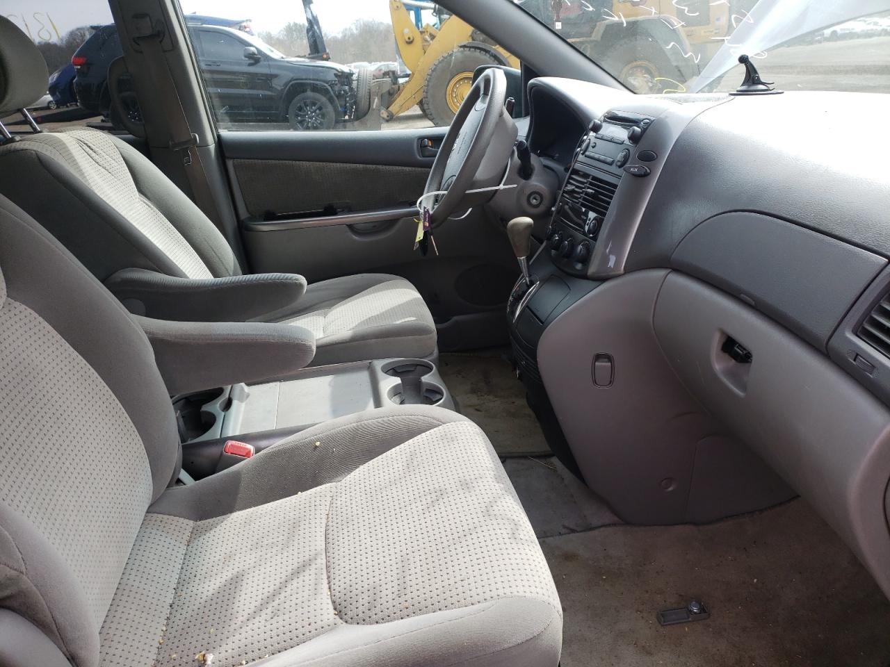 Photo 5 from auction – 2007 TOYOTA SIENNA LE with VIN 5TDBK23C67S003769