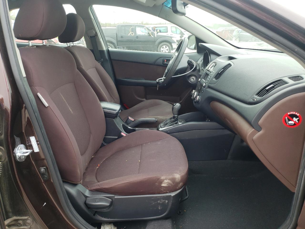 Photo 5 from auction – 2011 KIA FORTE EX with VIN KNAFU4A25B5891749