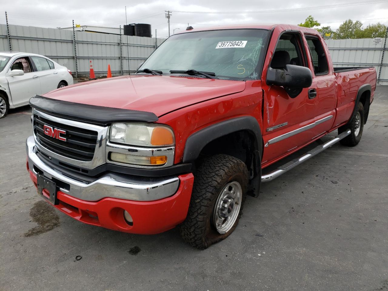 Photo 2 from auction – 2005 GMC SIERRA K25 with VIN 1GTHK29U35E100232