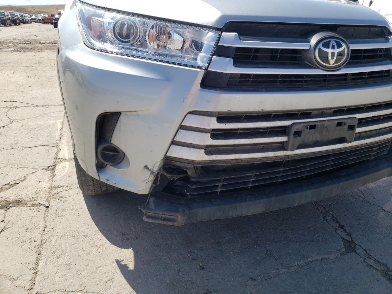Photo 9 from auction – 2019 TOYOTA HIGHLANDER with VIN 5TDBZRFH8KS724907