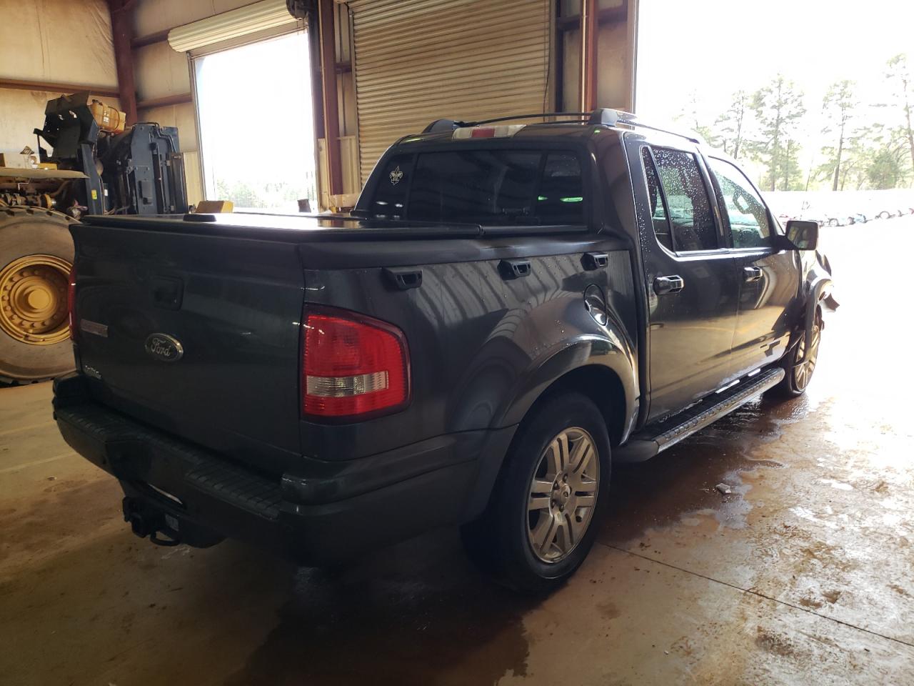 Photo 4 from auction – 2010 FORD EXPLORER S with VIN 1FMEU3DE0AUA04394