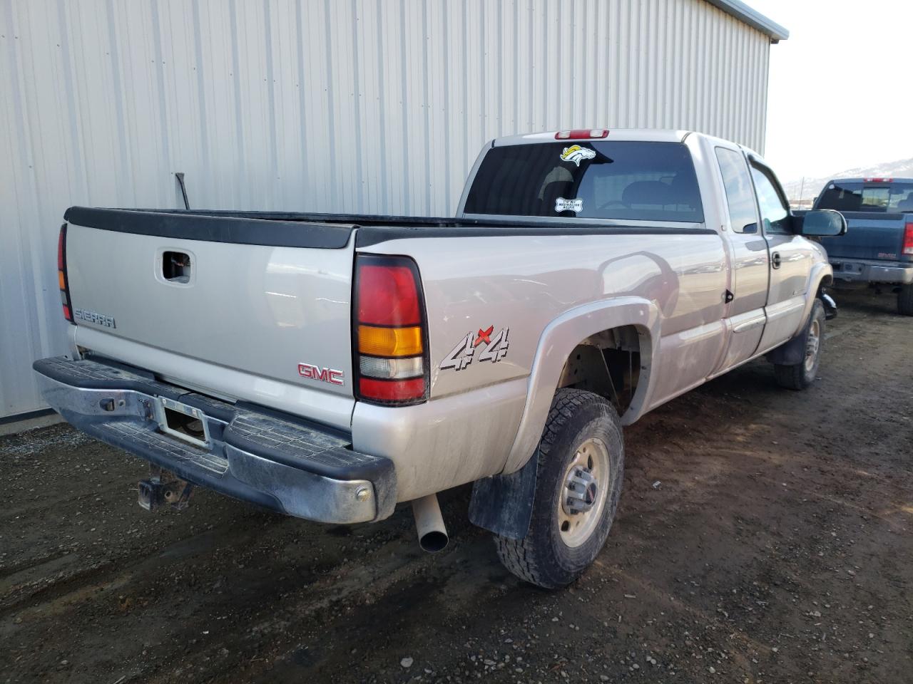 Photo 4 from auction – 2004 GMC SIERRA K25 with VIN 1GTHK29U84E264056