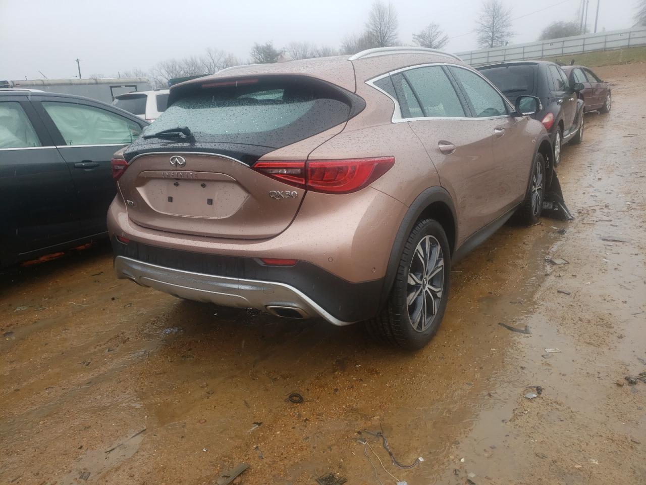Photo 4 from auction – 2017 INFINITI QX30 BASE with VIN SJKCH5CR2HA018015