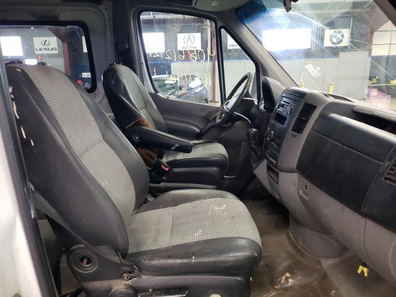 Photo 5 from auction – 2007 DODGE SPRINTER 2 with VIN WD0PE845975189269