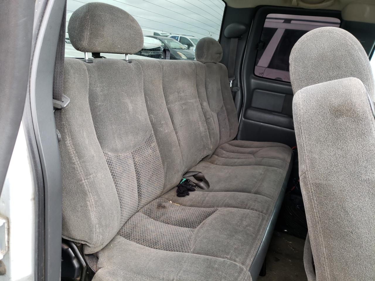 Photo 6 from auction – 2004 CHEVROLET SILVRDO LT with VIN 2GCEC19V241216928
