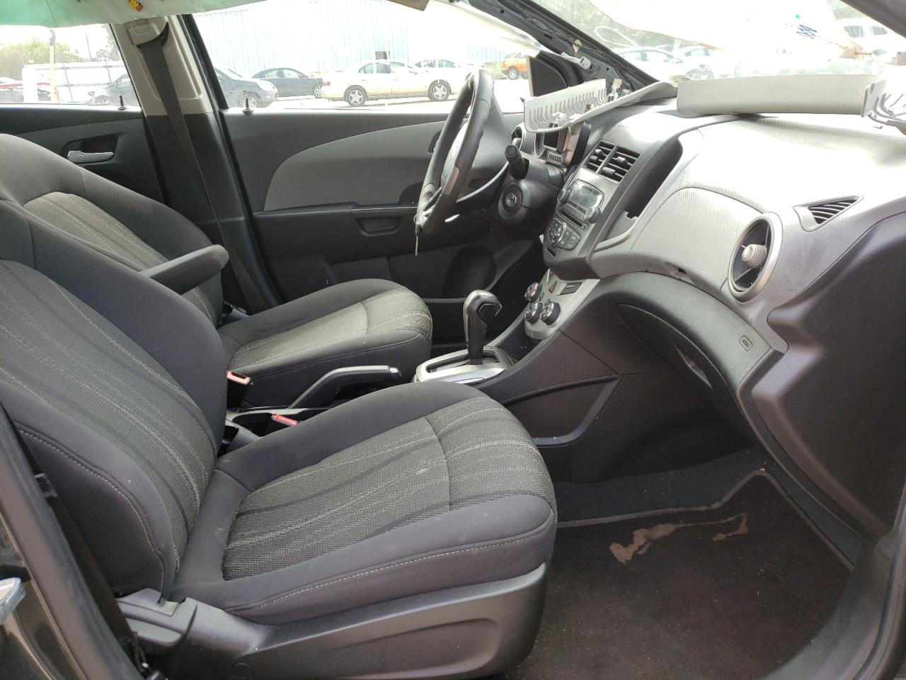 Photo 5 from auction – 2014 CHEVROLET SONIC LT with VIN 1G1JC5SH0E4199099
