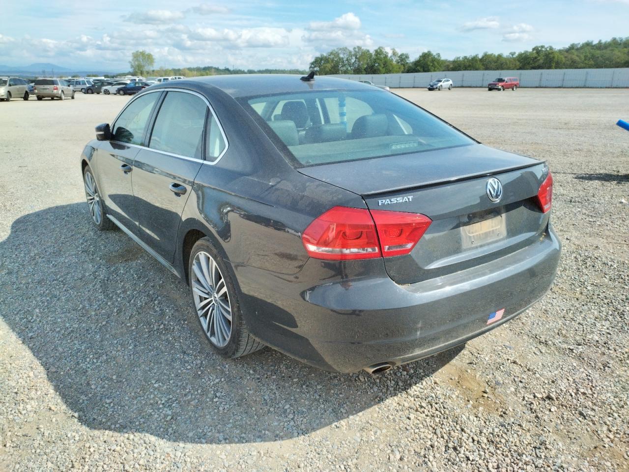 Photo 3 from auction – 2015 VOLKSWAGEN PASSAT SE with VIN 1VWBT7A38FC015111