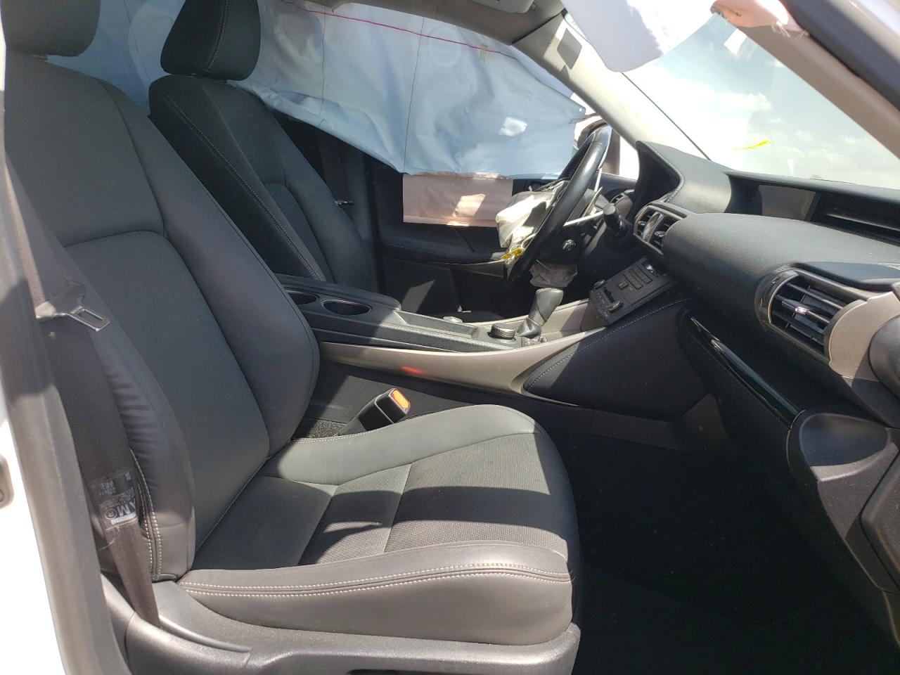 Photo 5 from auction – 2016 LEXUS IS 200T with VIN JTHBA1D24G5029374