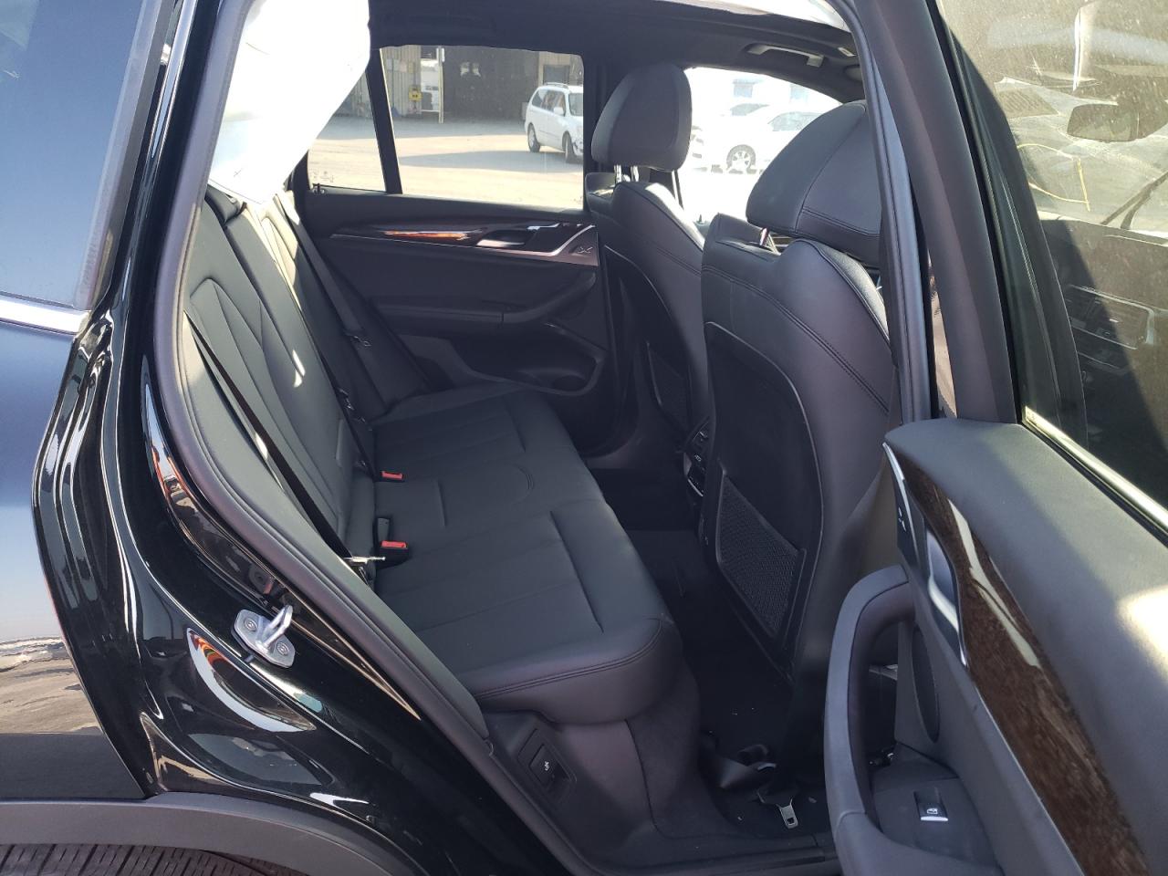 Photo 6 from auction – 2019 BMW X3 XDRIVE3 with VIN 5UXTR9C56KLR08175