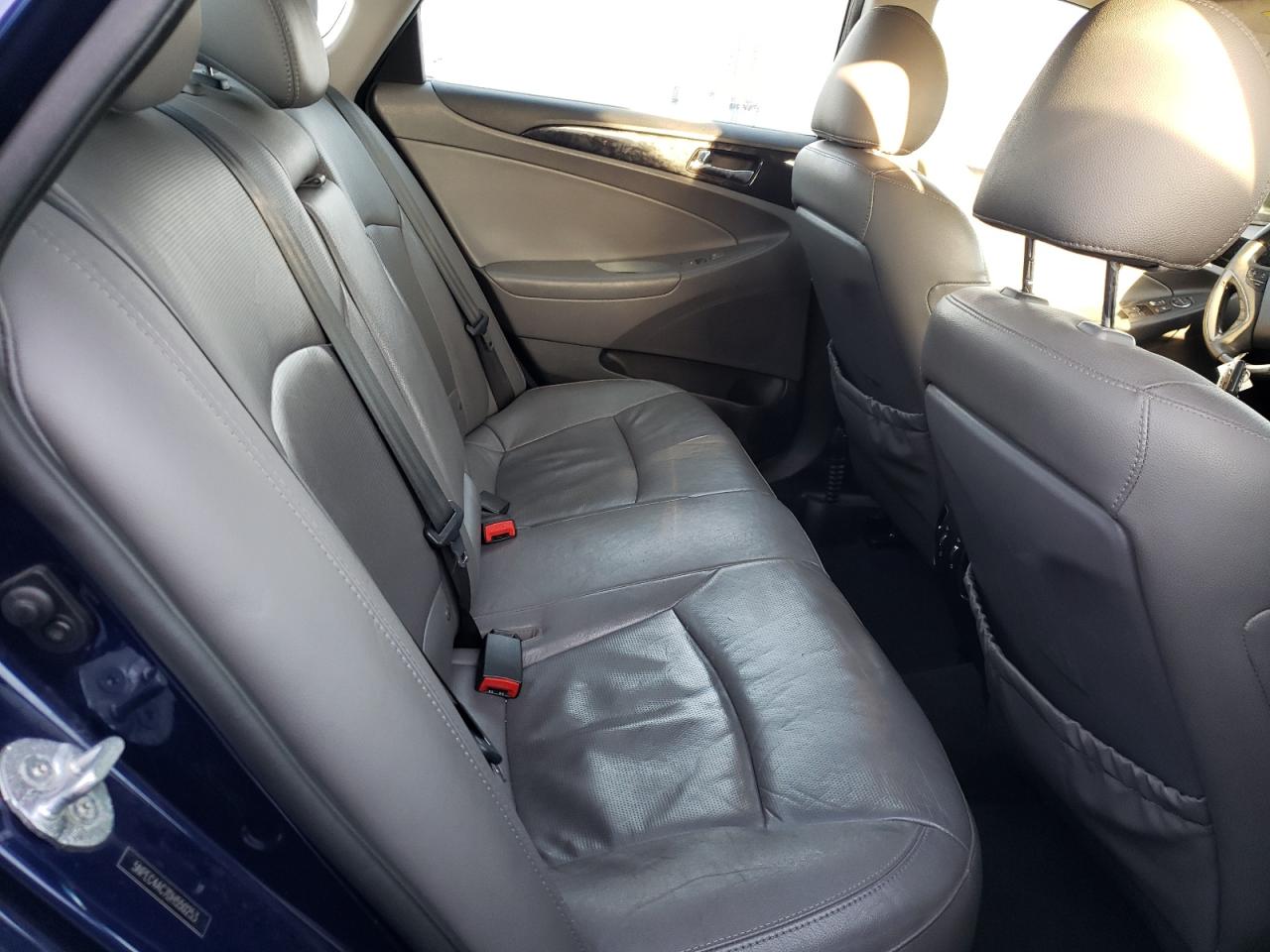 Photo 6 from auction – 2013 HYUNDAI SONATA SE with VIN 5NPEC4AC7DH550253