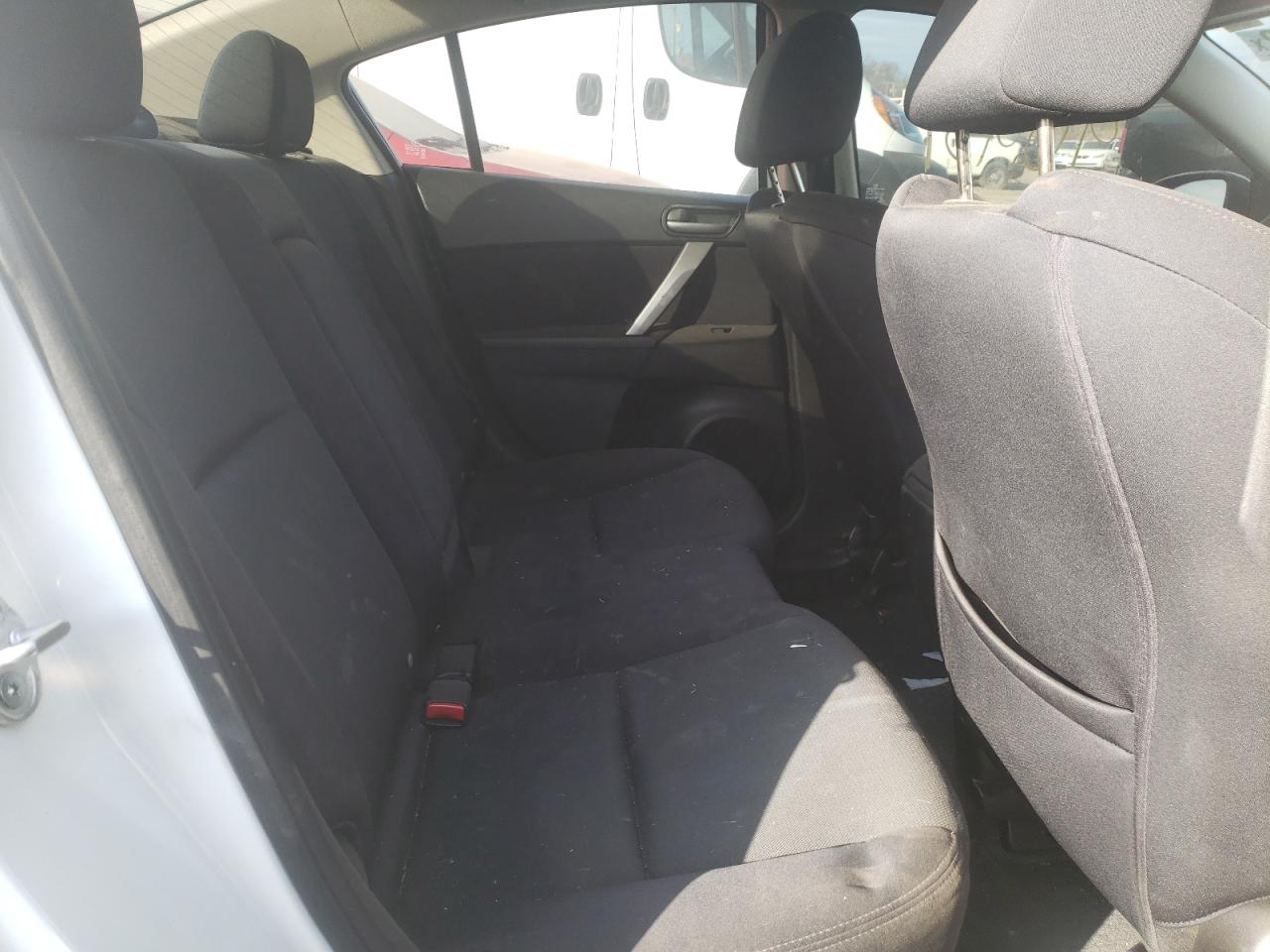 Photo 6 from auction – 2011 MAZDA 3 S with VIN JM1BL1U58B1470799