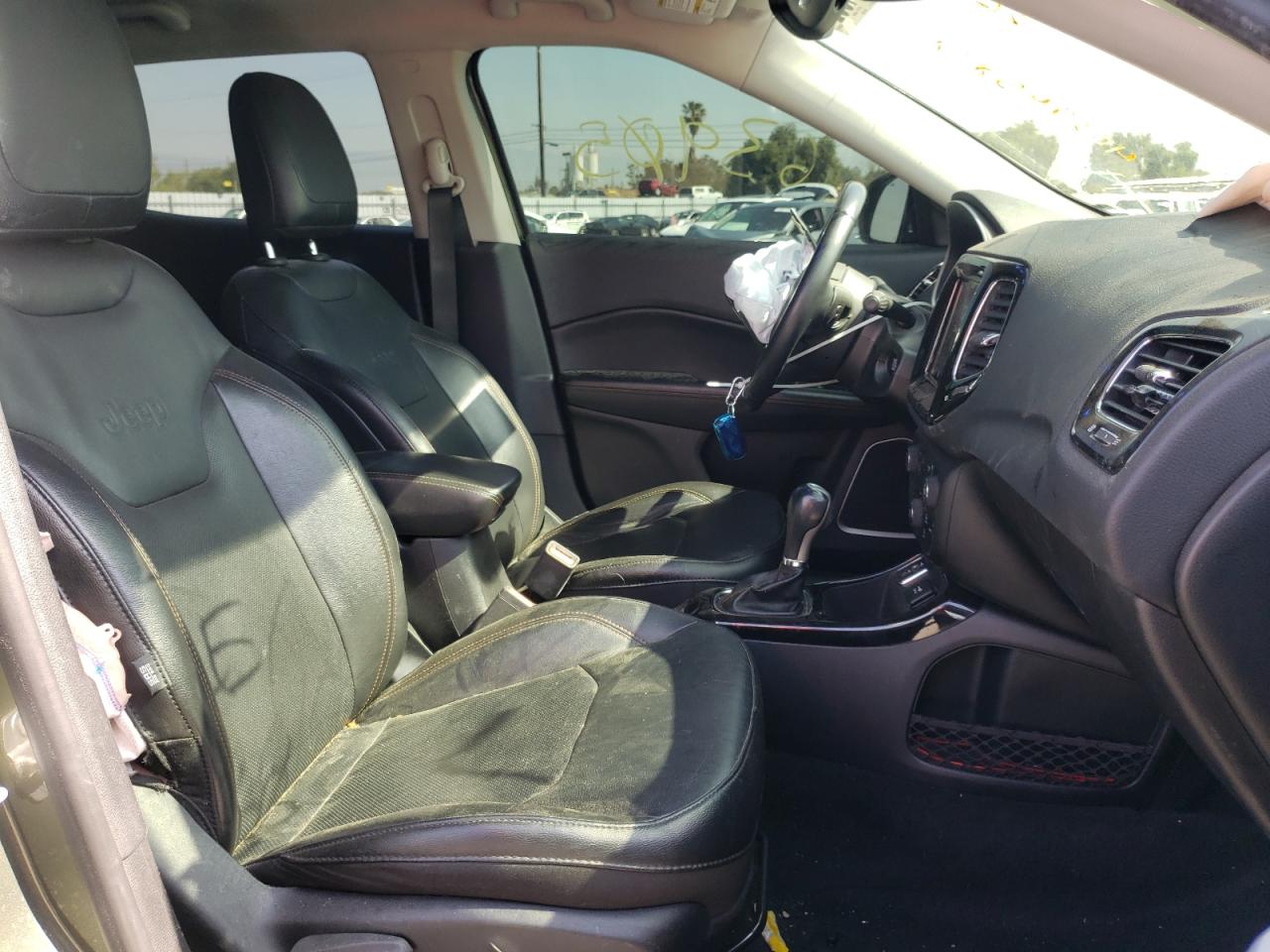 Photo 5 from auction – 2018 JEEP COMPASS LI with VIN 3C4NJCCB5JT367899