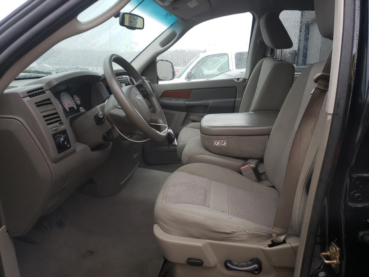 Photo 5 from auction – 2006 DODGE RAM 1500 S with VIN 1D7HU18N66S707474