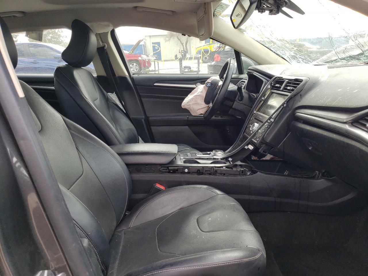 Photo 5 from auction – 2019 FORD FUSION with VIN 3FA6P0RU4KR235974