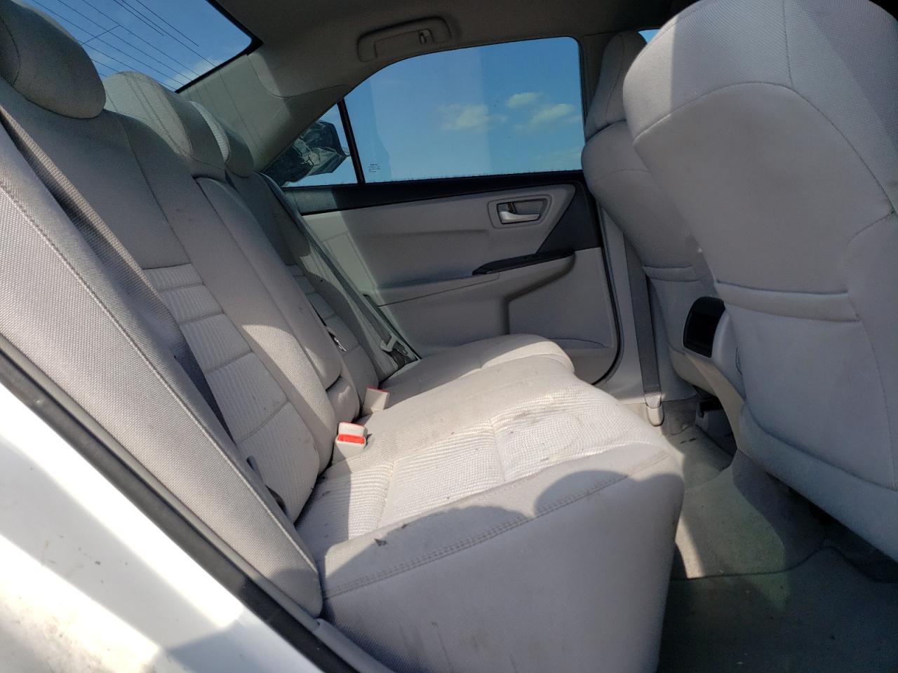 Photo 6 from auction – 2017 TOYOTA CAMRY LE with VIN 4T1BF1FKXHU305236