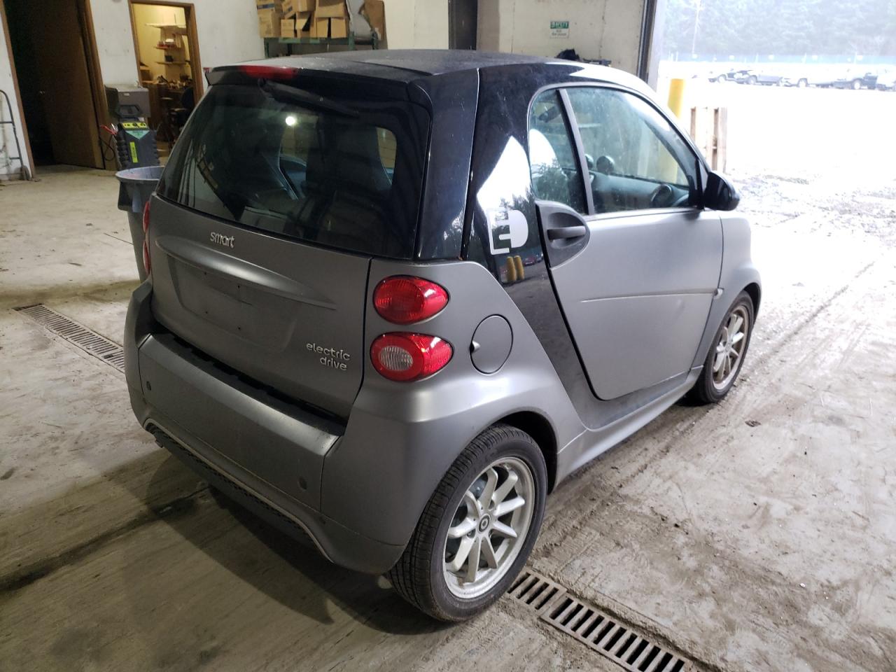 Фото 4 с аукциона – 2016 SMART FORTWO с VIN WMEEJ9AA9GK844570