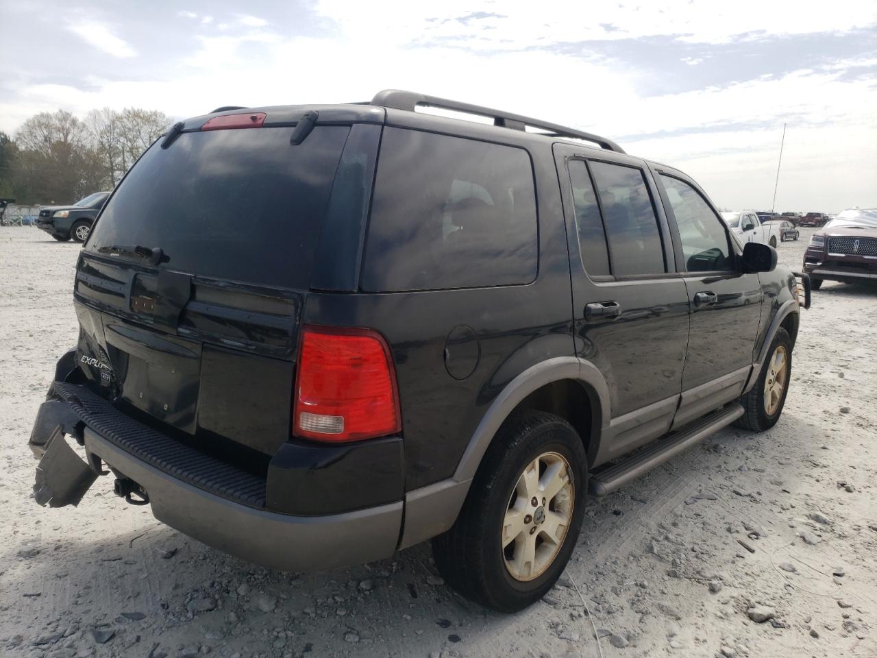 Photo 4 from auction – 2003 FORD EXPLORER X with VIN 1FMZU63K33UB70065