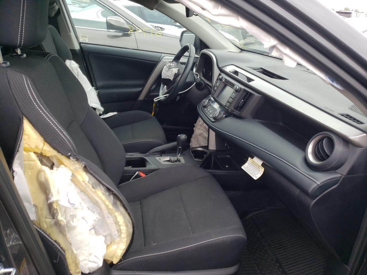 Photo 5 from auction – 2018 TOYOTA RAV4 ADVEN with VIN 2T3RFREV7JW825951