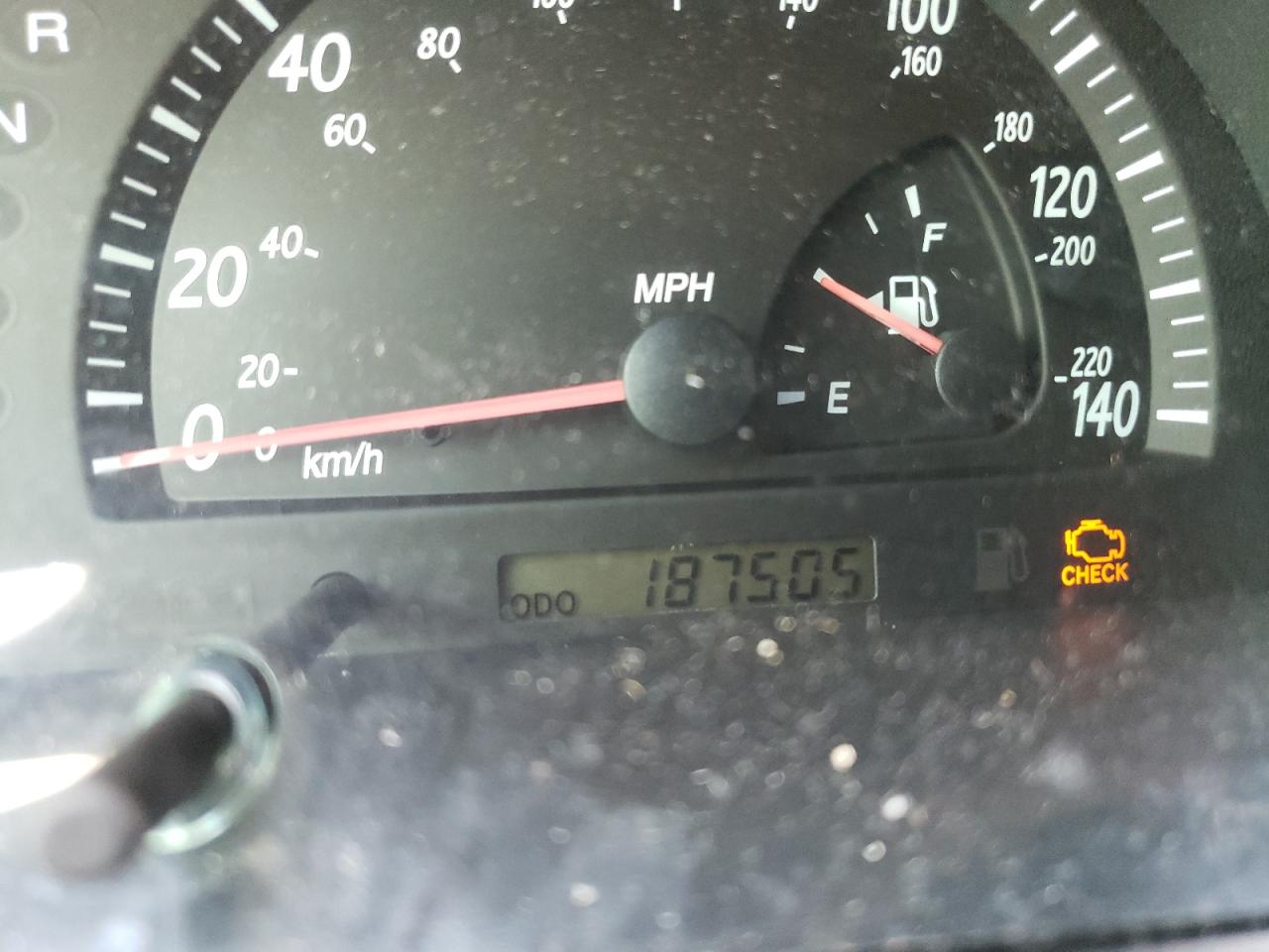 Photo 8 from auction – 2004 TOYOTA CAMRY LE with VIN 4T1BE30K64U351003