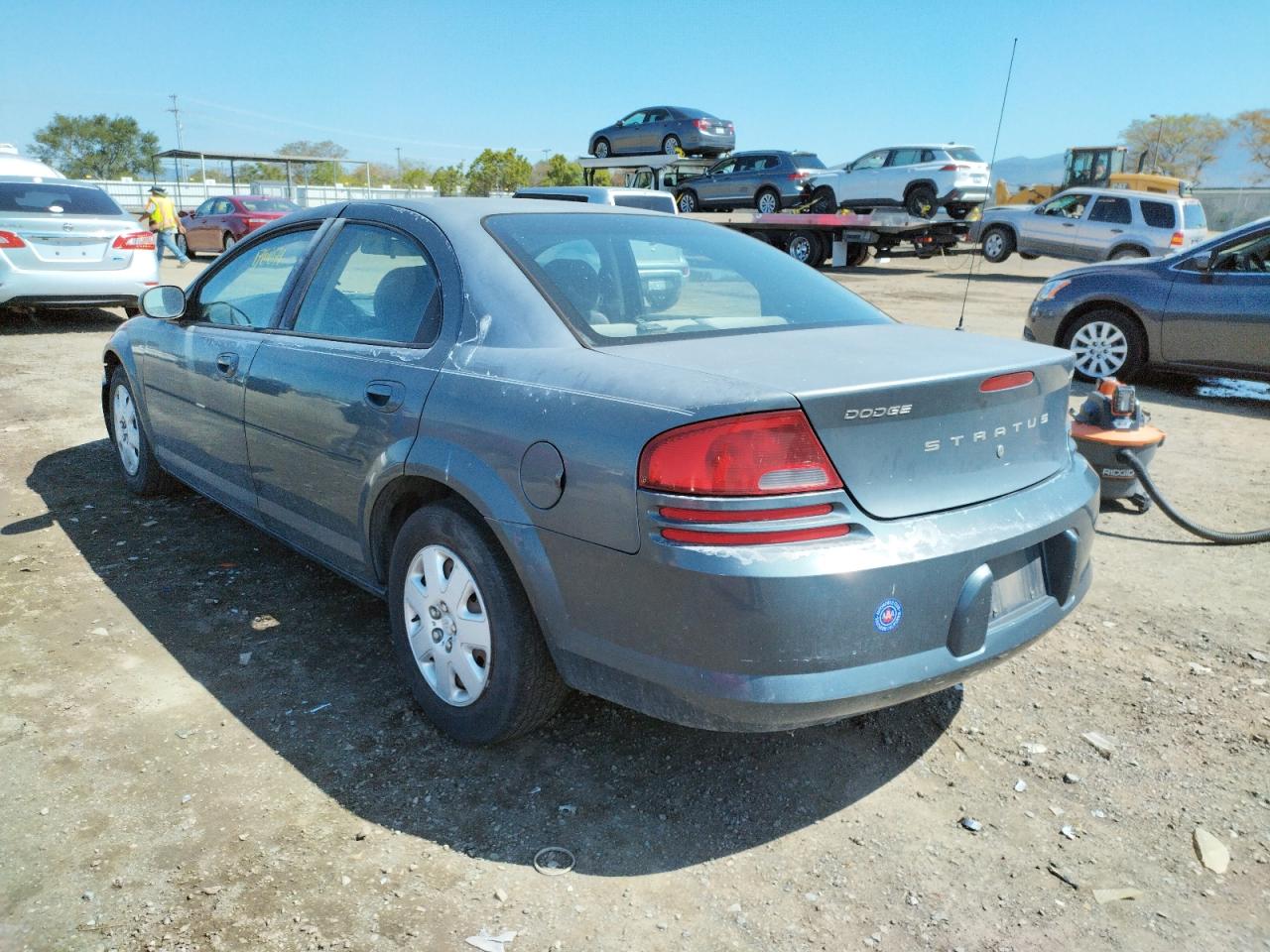 Photo 3 from auction – 2002 DODGE STRATUS SE with VIN 1B3EL36X82N220481