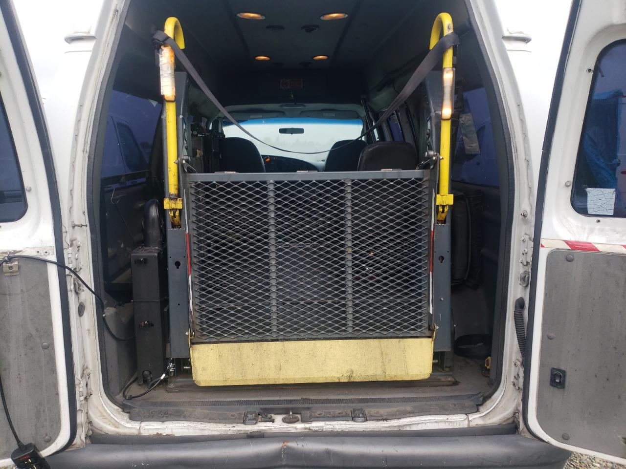 Photo 9 from auction – 2007 FORD ECONOLINE with VIN 1FTNE14W67DB44067