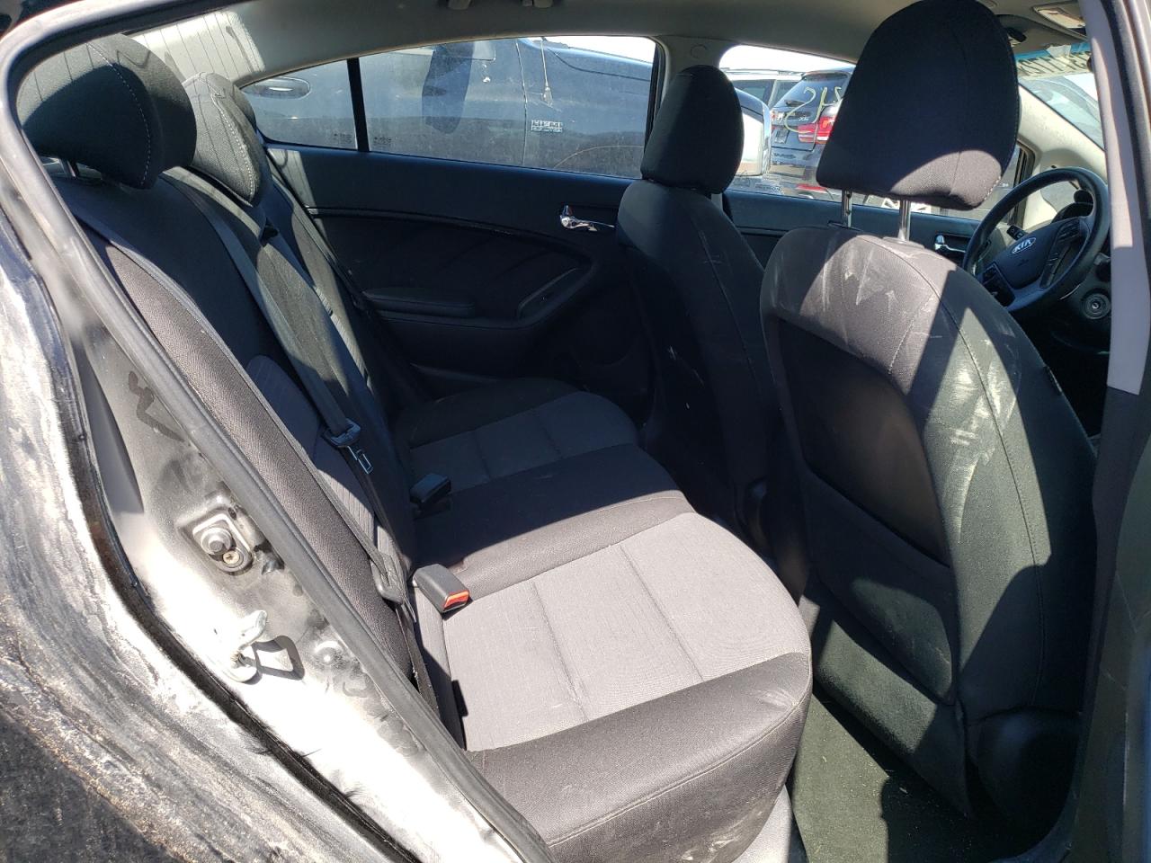 Photo 6 from auction – 2015 KIA FORTE LX with VIN KNAFX4A63F5358668
