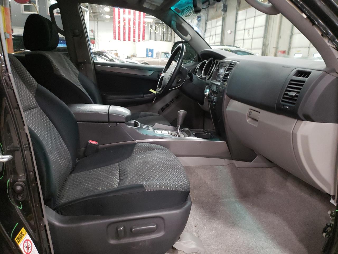 Photo 5 from auction – 2008 TOYOTA 4RUNNER SR with VIN JTEBU14R58K027928