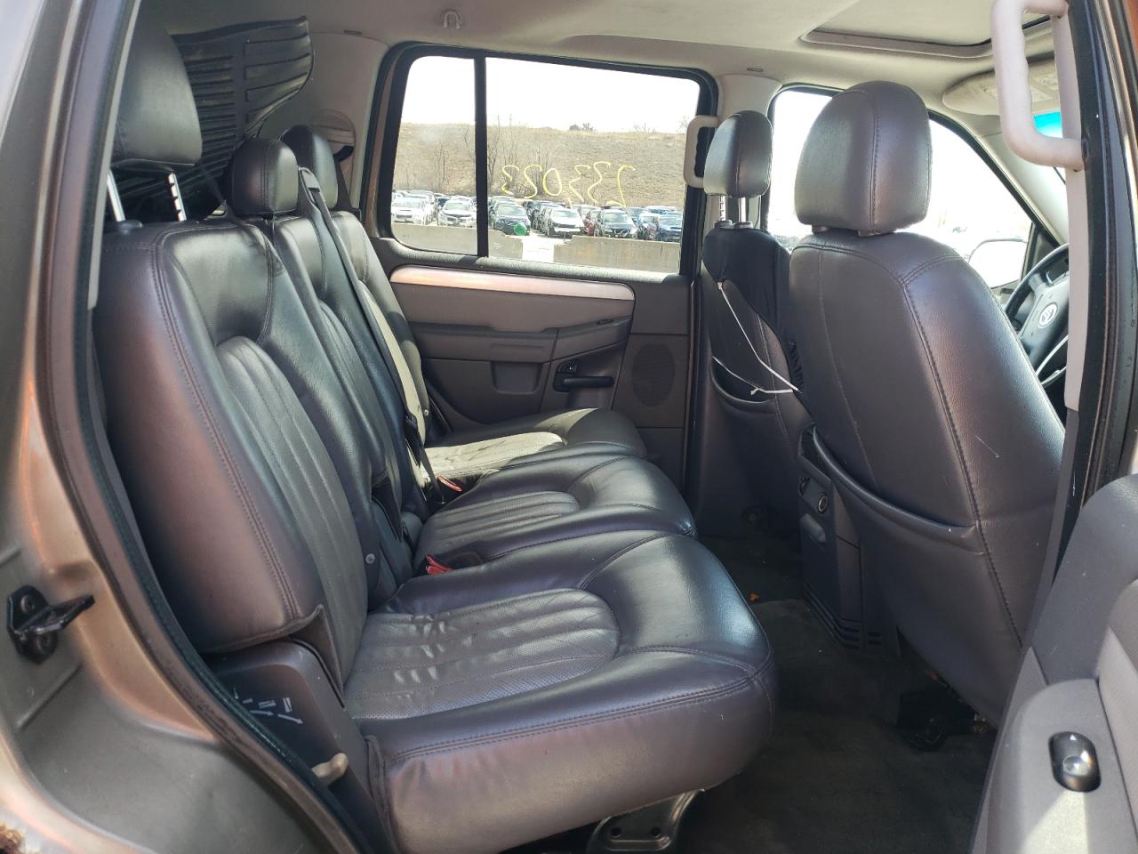 Фото 6 с аукциона – 2003 MERCURY MOUNTAINEE с VIN 4M2DU86W33ZJ04105