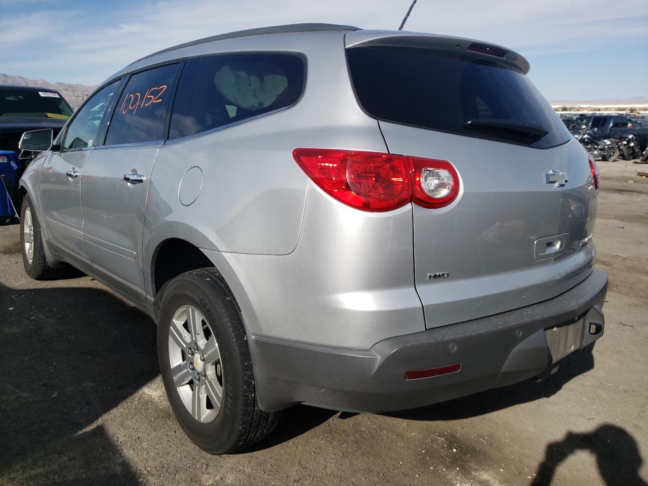 Photo 3 from auction – 2011 CHEVROLET TRAVERSE L with VIN 1GNKVGED1BJ200100