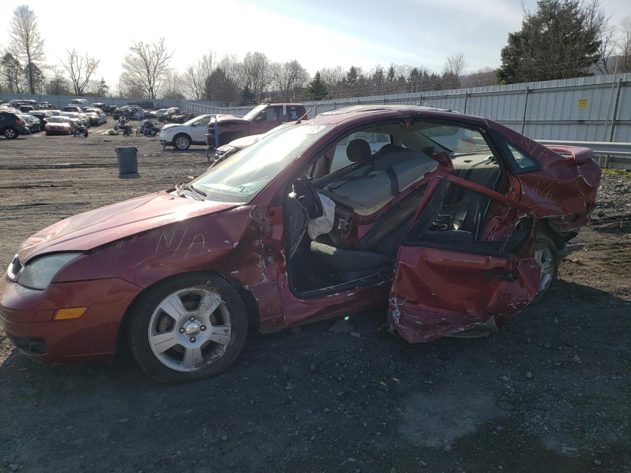 Photo 9 from auction – 2005 FORD FOCUS ZX4 with VIN 1FAFP34N15W233277