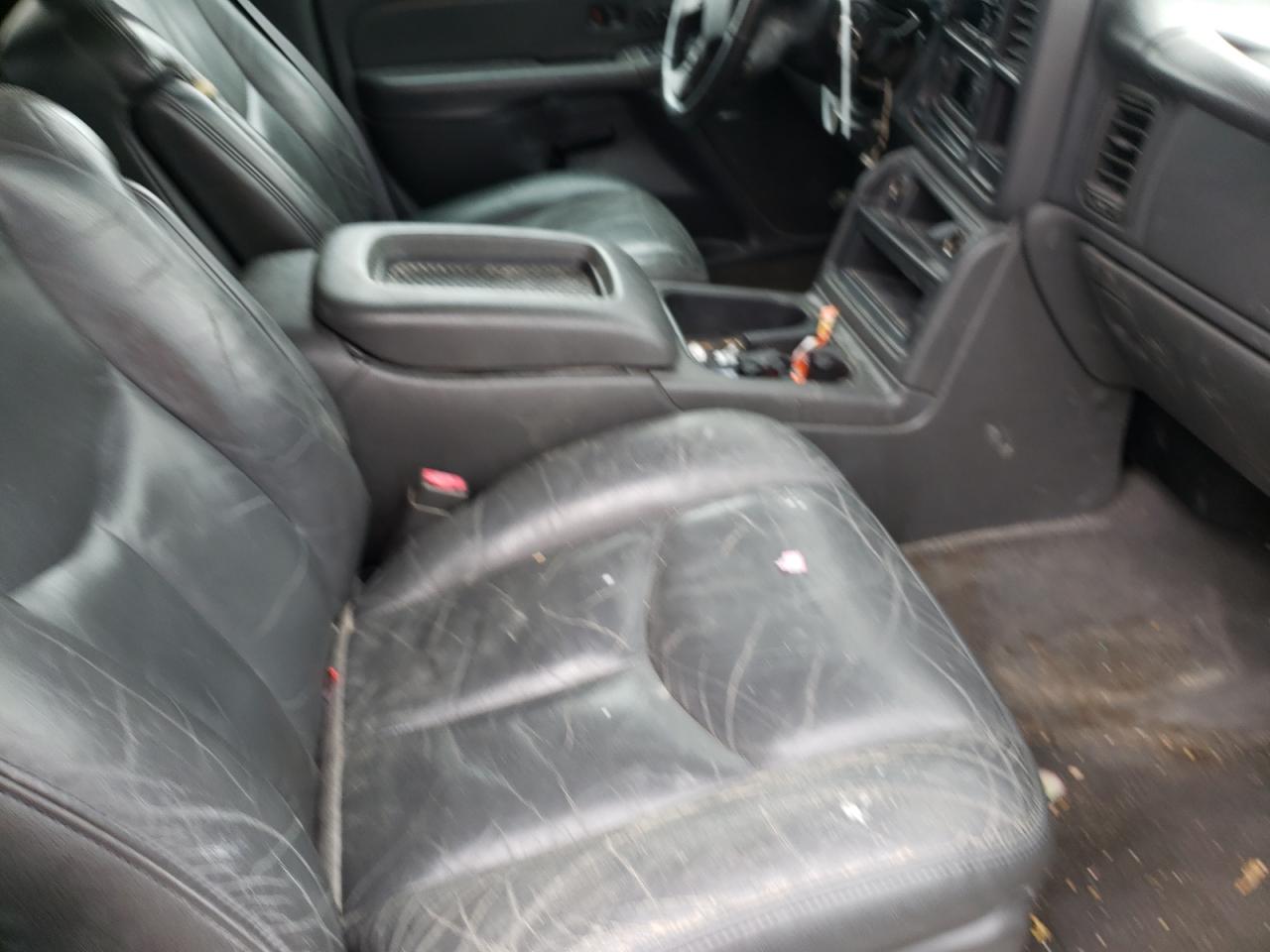 Photo 5 from auction – 2004 CHEVROLET AVALANCHE with VIN 3GNEK12T54G173230