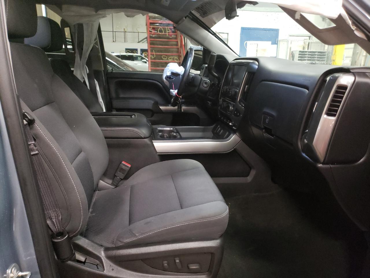 Photo 5 from auction – 2016 CHEVROLET SILVERADO with VIN 3GCUKREC4GG118318