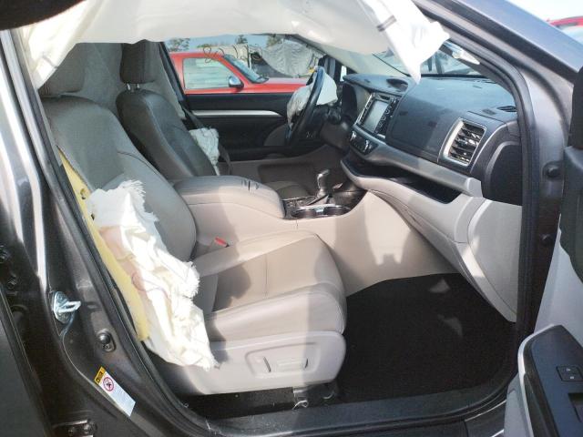 Photo 5 from auction – 2017 TOYOTA HIGHLANDER with VIN 5TDKZRFH5HS516315