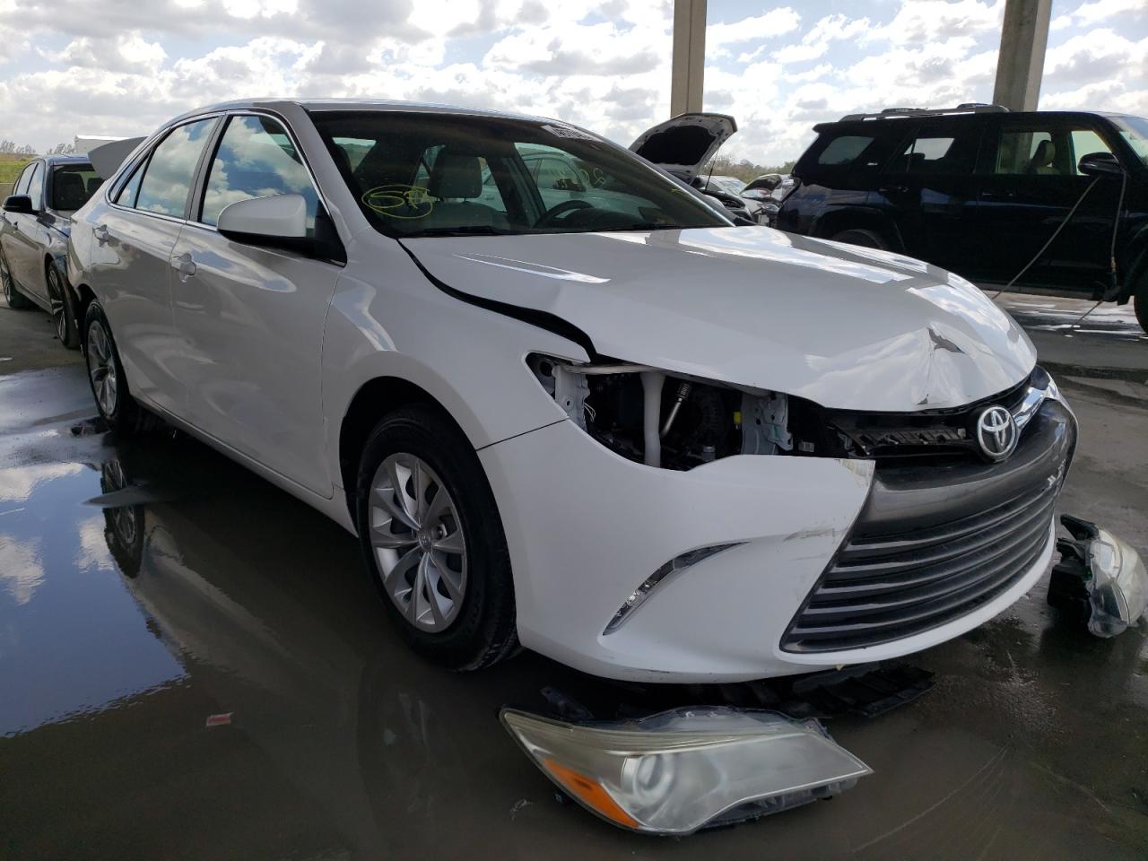 TOYOTA CAMRY LE 2015 with VIN 4T1BF1FK4FU950560 - Photo from auction