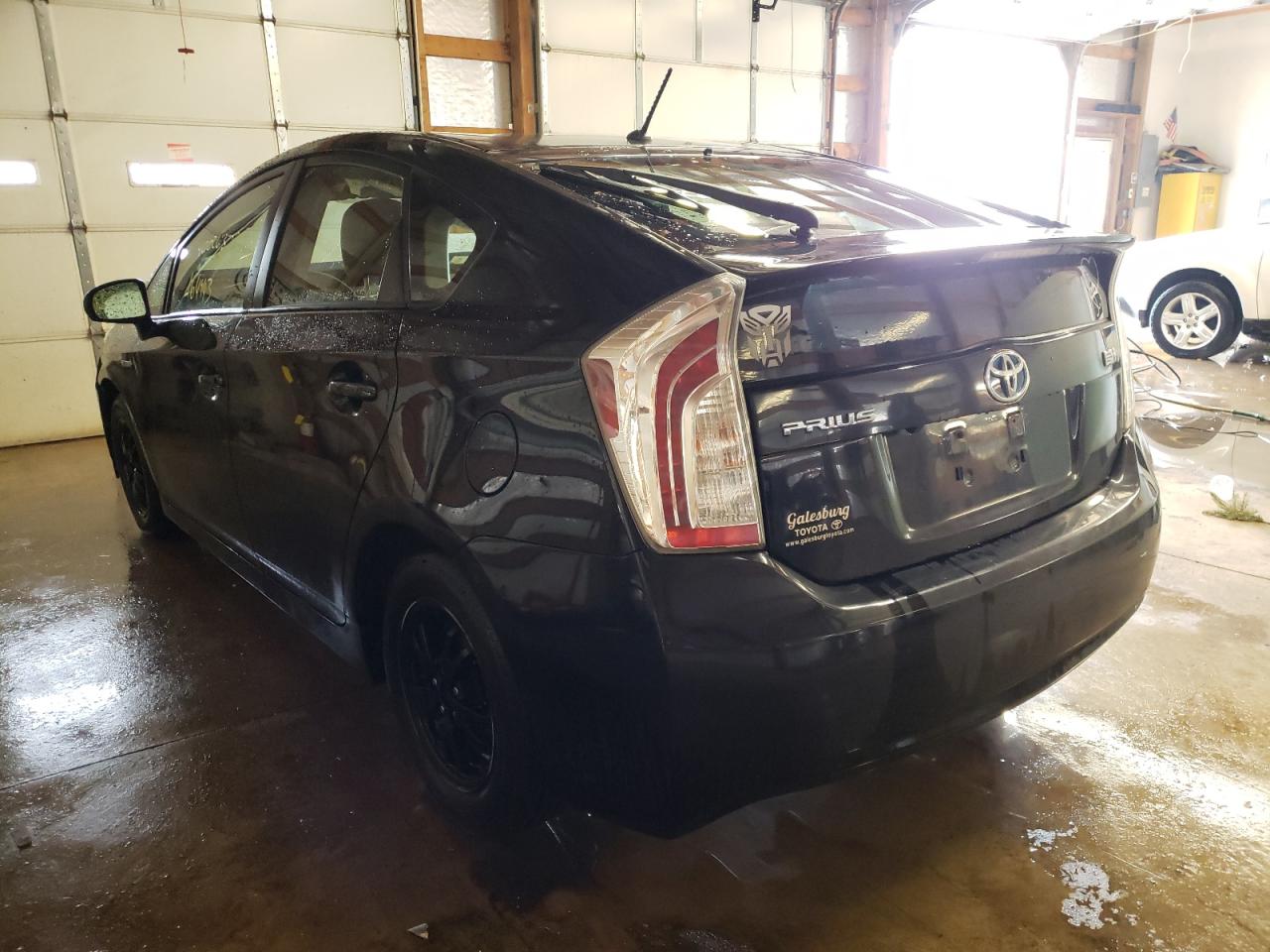 Photo 3 from auction – 2015 TOYOTA PRIUS with VIN JTDKN3DUXF1955187