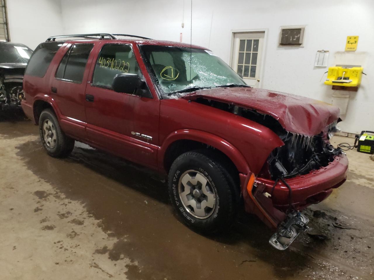 CHEVROLET BLAZER 2002 with VIN 1GNDT13WX2K146967 - Photo from auction