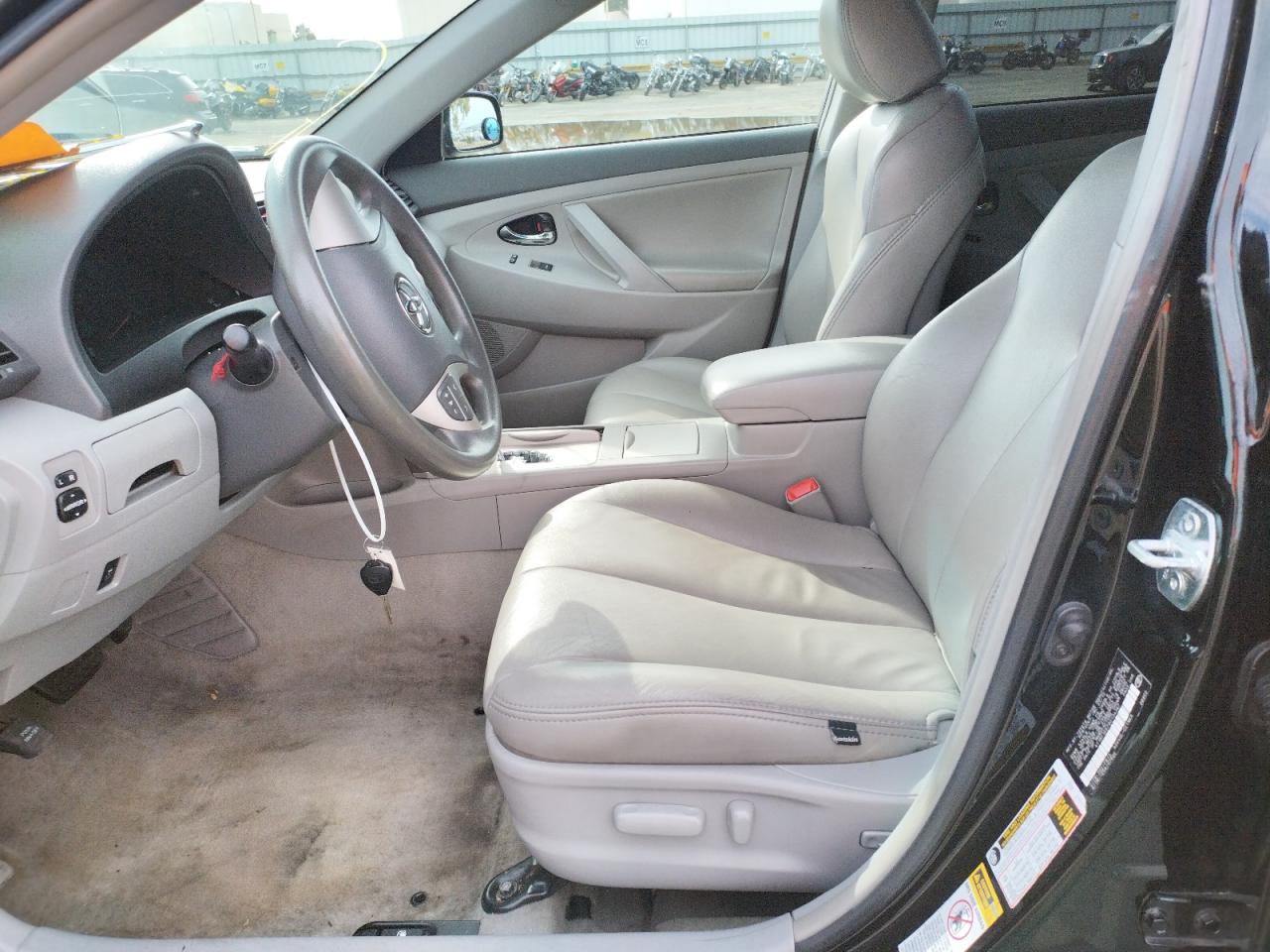 Photo 5 from auction – 2011 TOYOTA CAMRY BASE with VIN 4T1BF3EK7BU134367