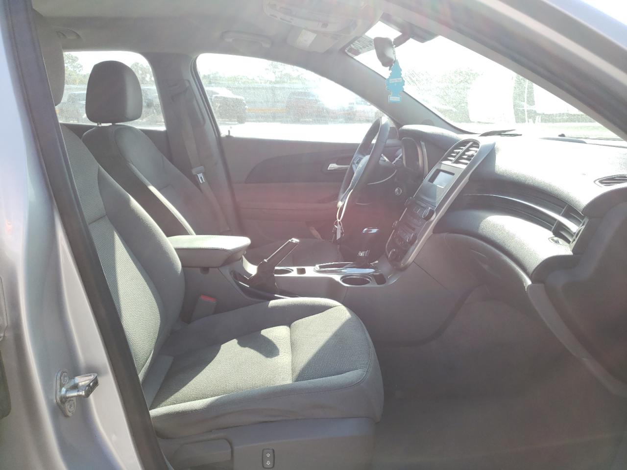 Photo 5 from auction – 2016 CHEVROLET MALIBU LIM with VIN 1G11B5SA6GF105448