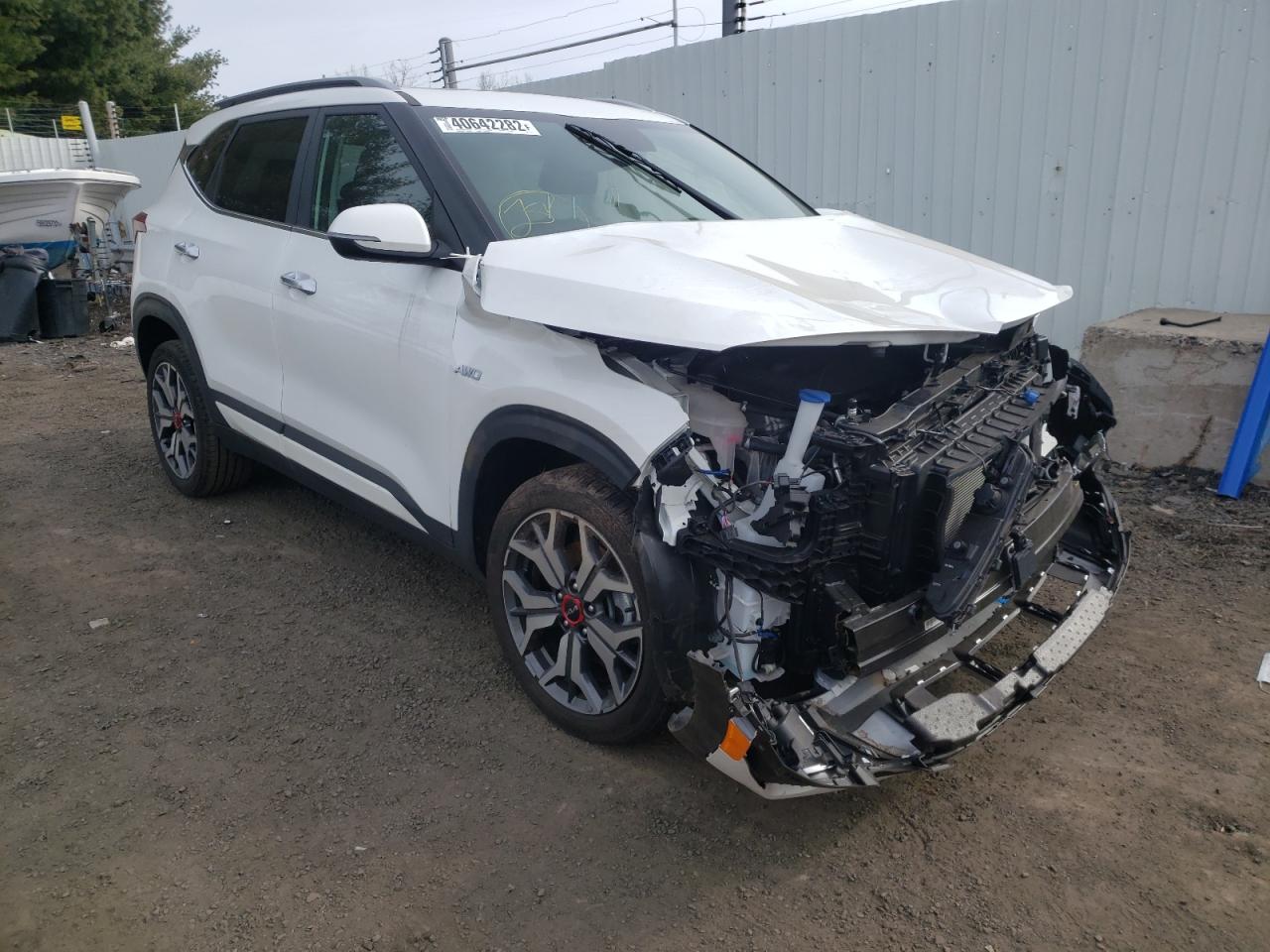 KIA SELTOS SX 2022 with VIN KNDETCA21N7243345 - Photo from auction