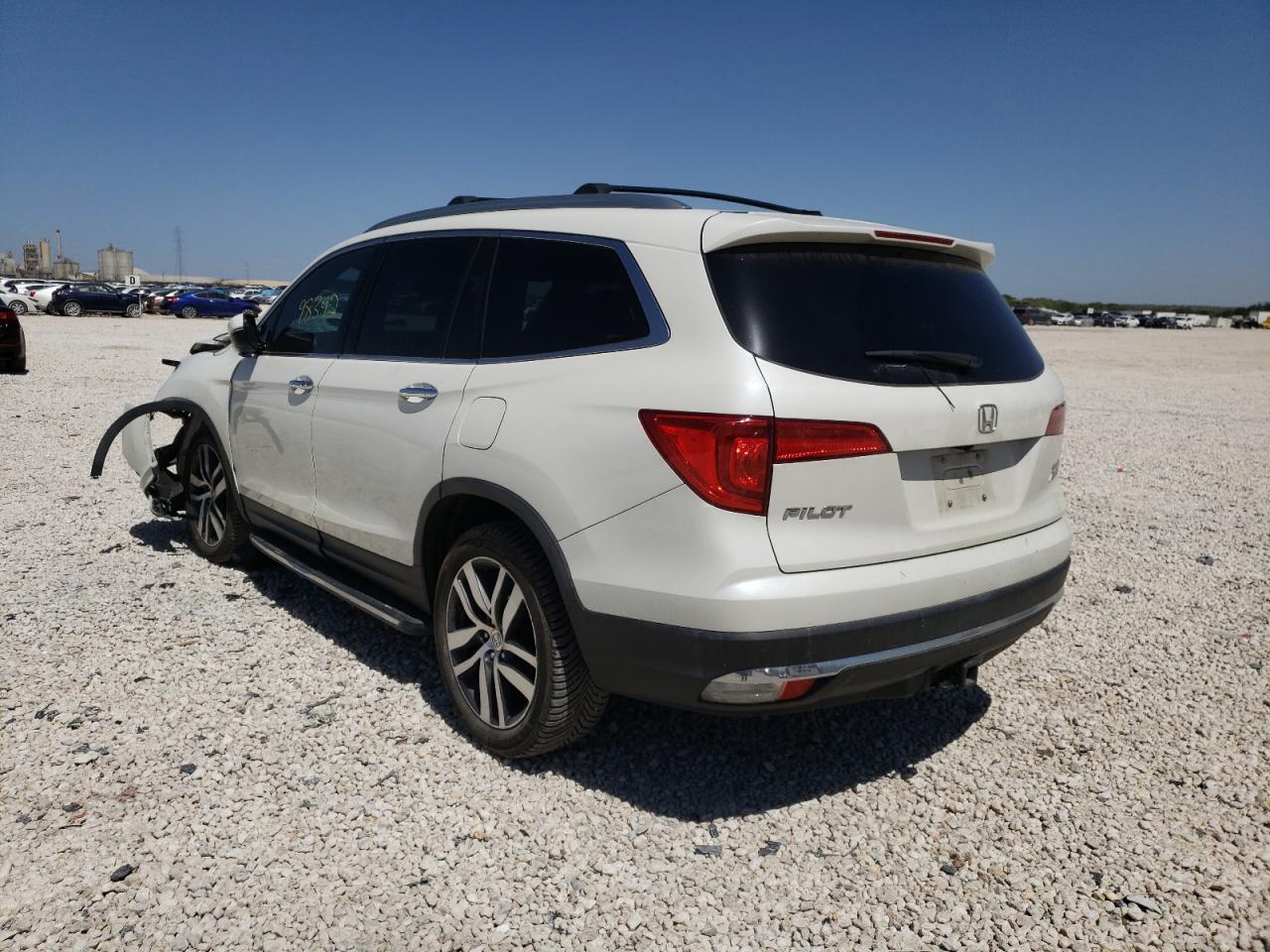 Photo 3 from auction – 2016 HONDA PILOT ELIT with VIN 5FNYF6H05GB064314