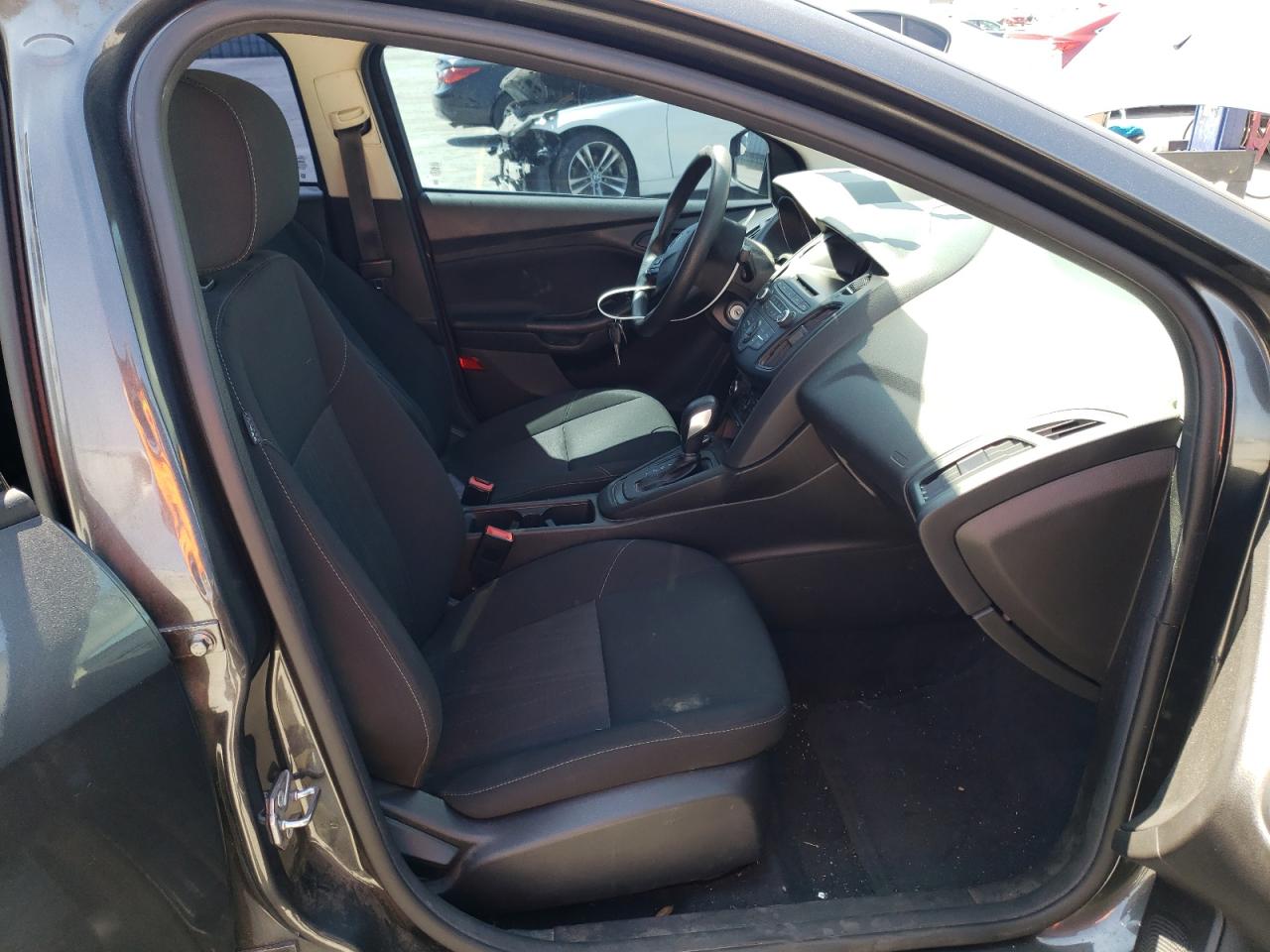 Photo 5 from auction – 2017 FORD FOCUS S with VIN 1FADP3E24HL325162