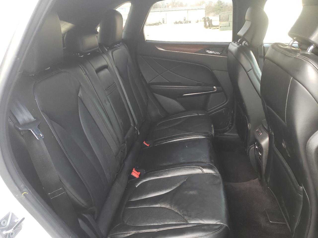 Photo 6 from auction – 2017 LINCOLN MKC SELECT with VIN 5LMCJ2D94HUL49433