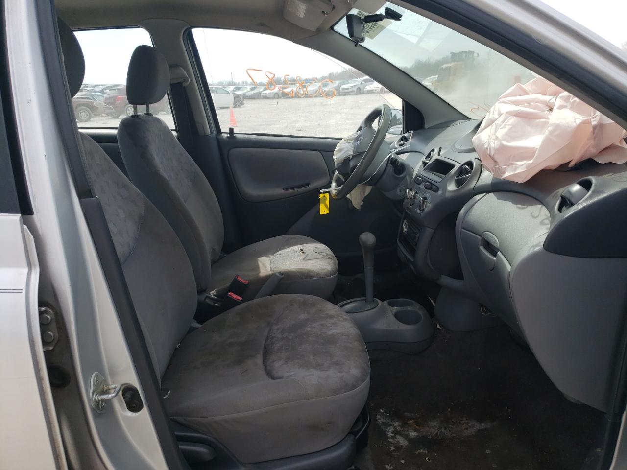Photo 5 from auction – 2002 TOYOTA ECHO with VIN JTDBT123325026756